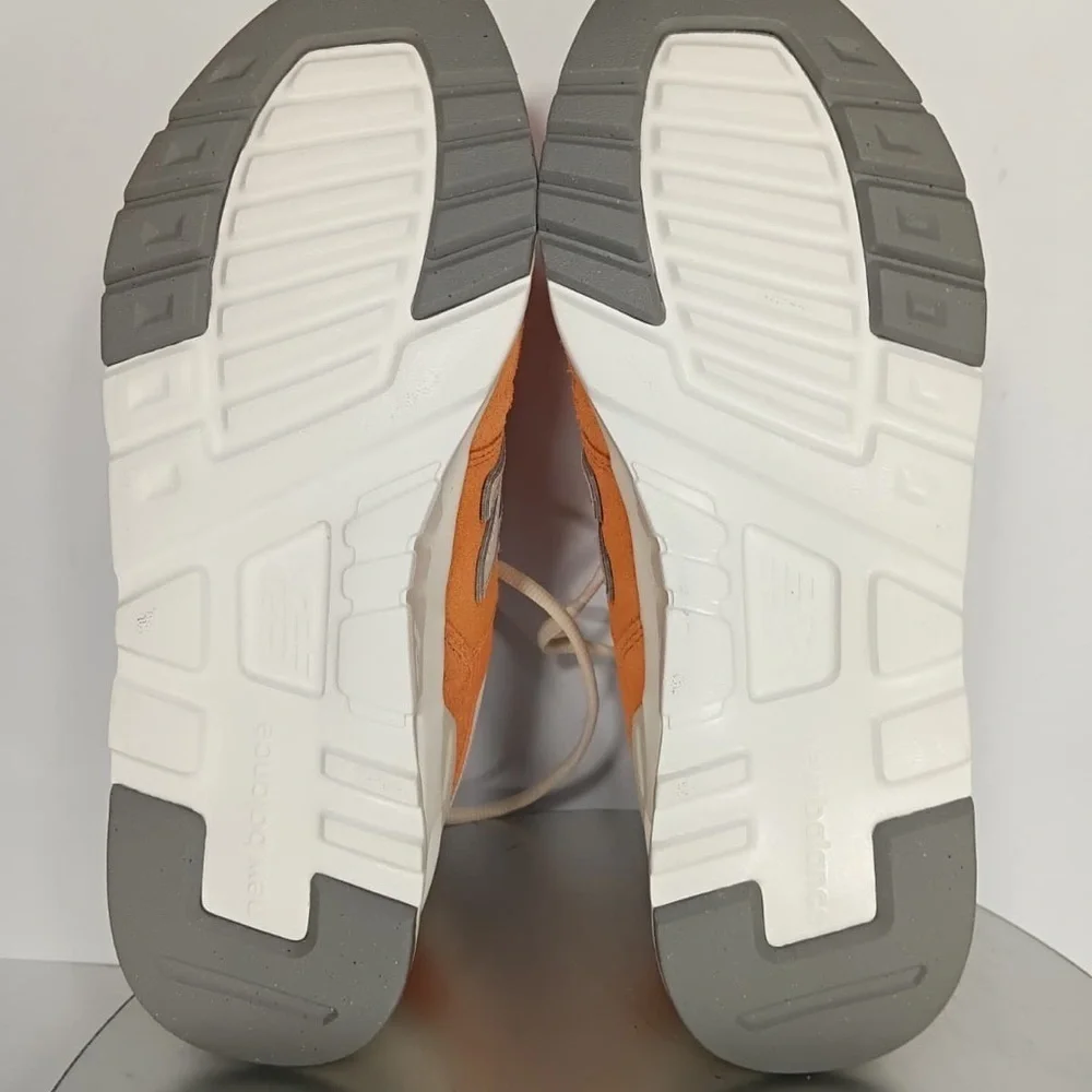 New Balance  women Orange Sneakers size 9.5 brand new